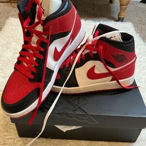 Jordan Air Jordan 1 Mid Mens 9 Reverse Chicago Red White Black Good BQ6472-079